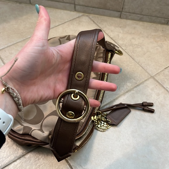 Coach Handbag - Picture 3 of 6